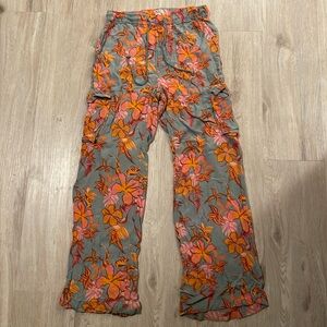 Roxy Wide Leg tropical pants with side pockets